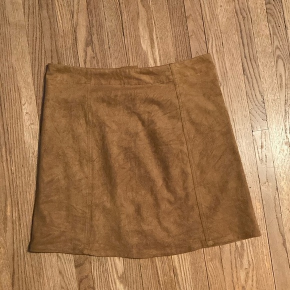 Xhilaration Brown Button-Up Suede Skirt - Picture 3 of 6
